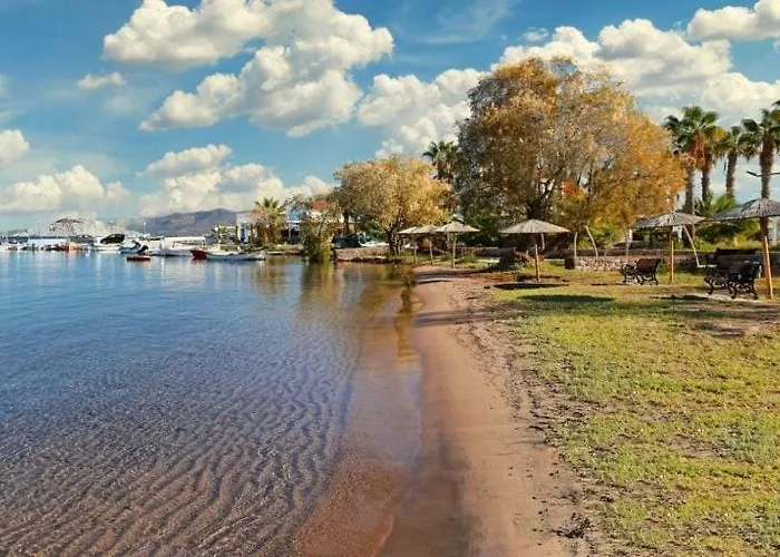 Apart Otel Sea View Méthana